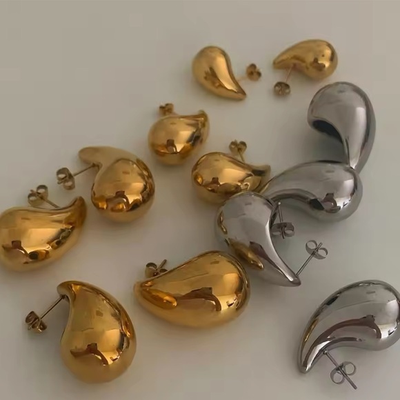 ◾️18K Gold Plated Waterdrop Earrings - Picture 2 of 11